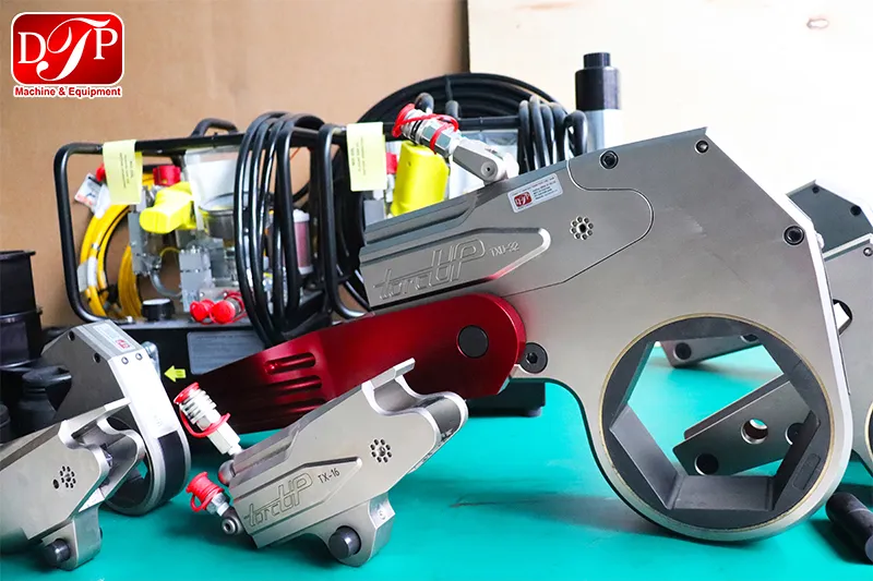 dtpvietnam-ban-giao-thiet-bi-co-le-thuy-luc-torcup-cho-ptsc-thanh-hoa-10