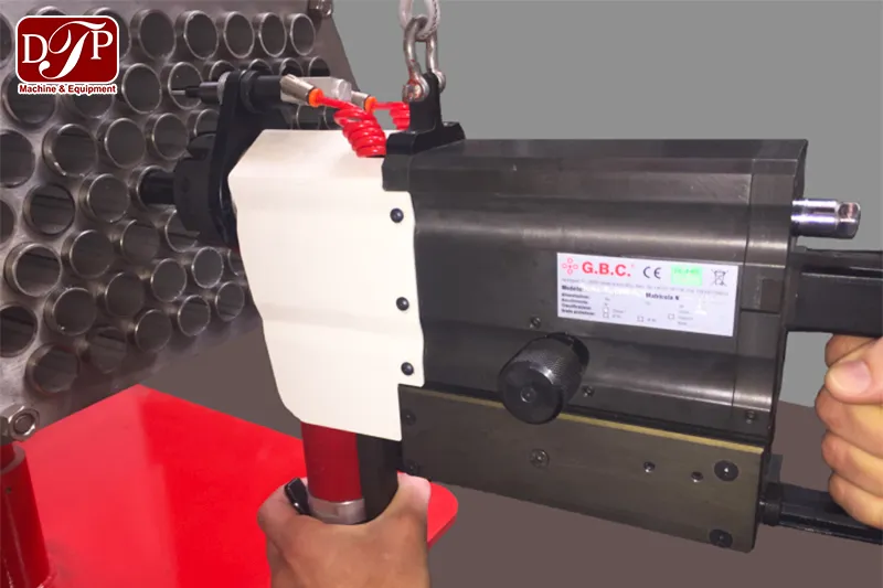 may-vat-mep-ong-di-dong-gbc-mini-auto-compact-3