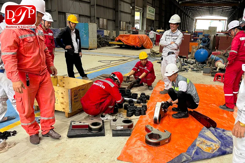 dtpvietnam-ban-giao-thiet-bi-co-le-thuy-luc-torcup-cho-ptsc-thanh-hoa-3