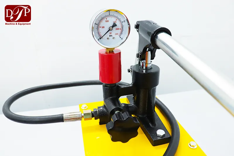 bom-test-ap-luc-nuoc-bang-tay-10mpa-sy-10g-7