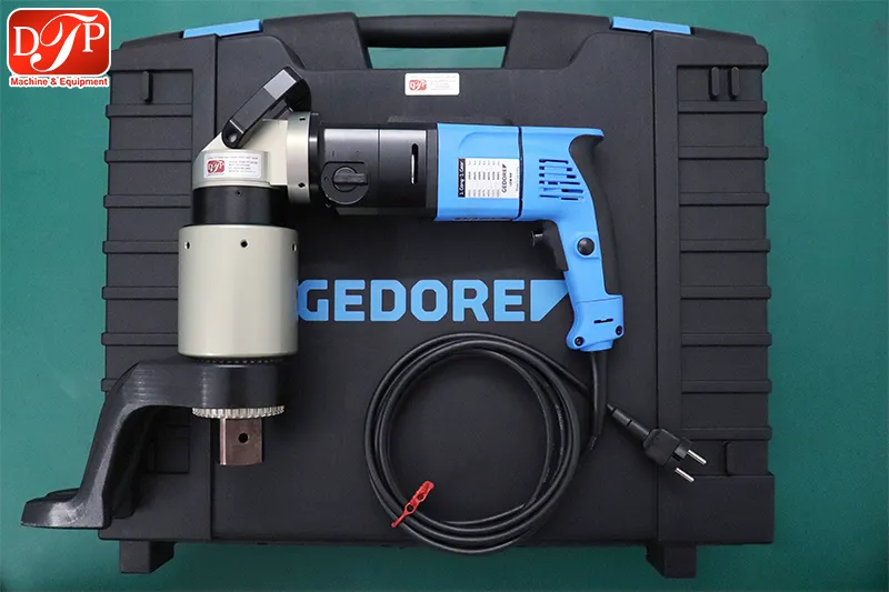 dtpvietnam-ban-giao-sung-siet-bulong-thep-hoa-phat-dung-quat-gedore-lew-60-9