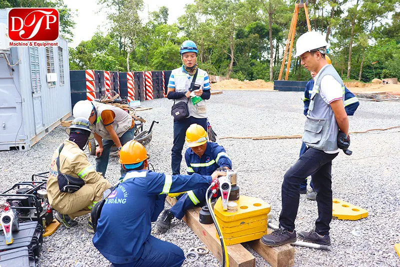 ban-giao-thiet-bi-siet-bulong-thuy-luc-du-an-dien-gio-quang-tri-7
