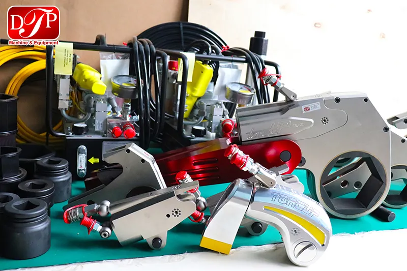 dtpvietnam-ban-giao-thiet-bi-co-le-thuy-luc-torcup-cho-ptsc-thanh-hoa-9